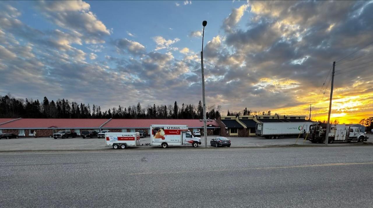 Zero-100 Motel Heron Bay エクステリア 写真